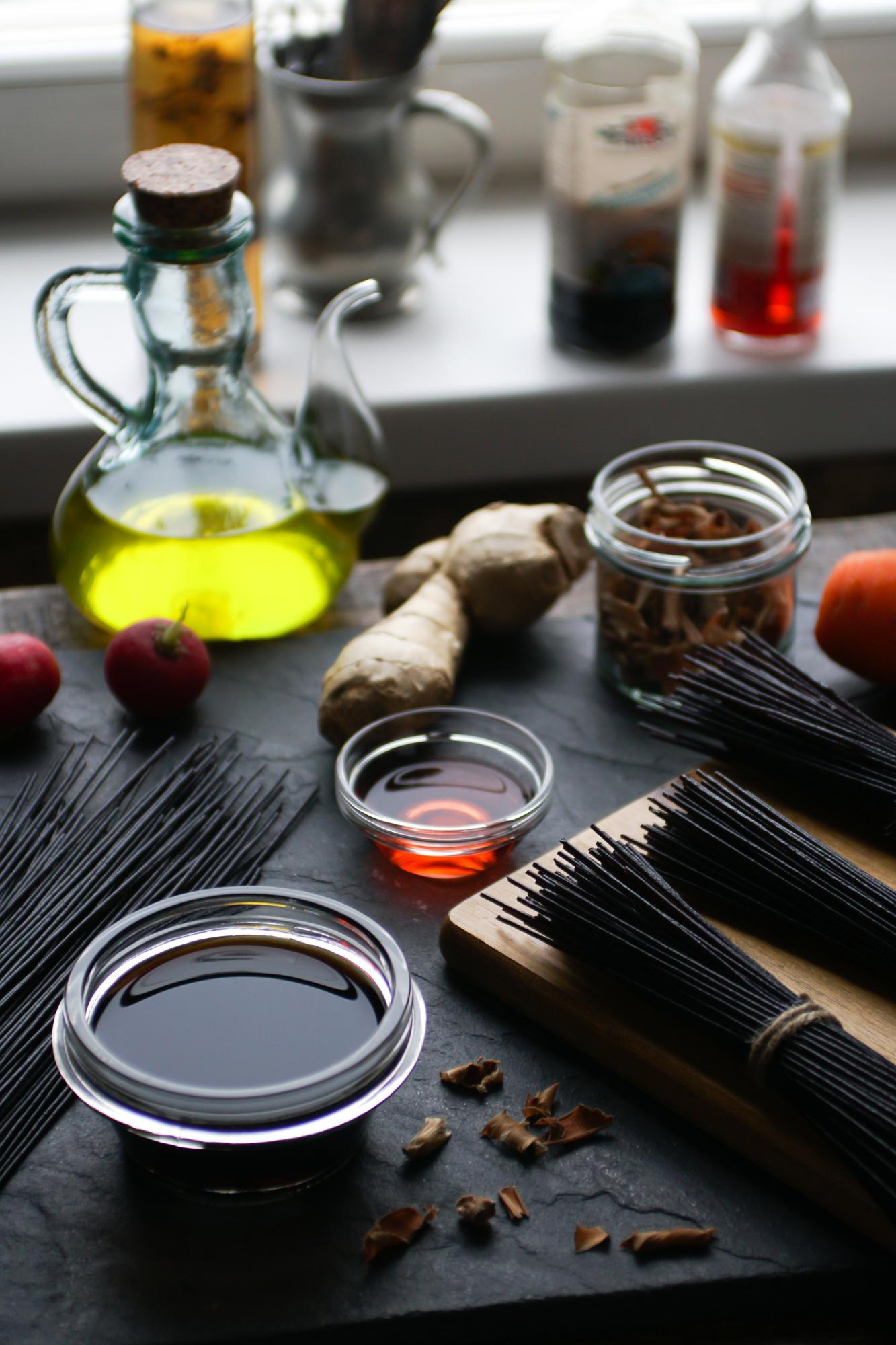 Dettaglio utensili e ingredienti di alta qualità